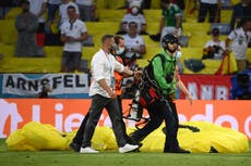 Greenpeace se disculpa, policía investiga protesta en Euro