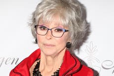 Rita Moreno defiende a Lin-Manuel Miranda: “Están atacando a la persona equivocada”