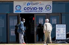 EEUU: Variante de COVID se extiende y menos gente se vacuna