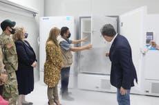 Estados Unidos dona congeladores a Honduras para que almacene sus vacunas