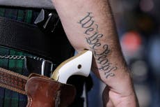 Texas elimina permisos para portar armas cortas