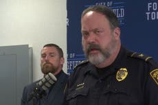 A policía se le impone descanso administrativo tras atropellar víctima de tiroteo afroamericana en Ohio