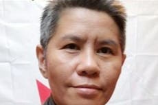 Mujer que dice ser la reina secreta de Canadá acumula seguidores entre los devotos de QAnon