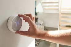 Tejanos acusan que durante la ola de calor sus termostatos se ajustaron de forma remota