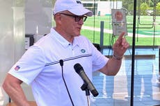 Embajador de Trump en Reino Unido absuelto de hacer comentarios inapropiados sobre raza y género