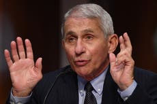 Fauci dijo que presta poca atención a condenas mediáticas por opiniones sobre pandemia