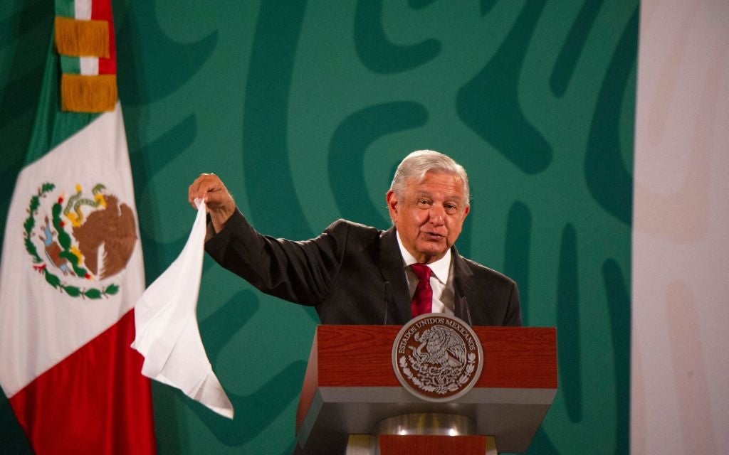 AMLO considera que no es “asunto grave” muertes por COVID-19 de personas vacunadas