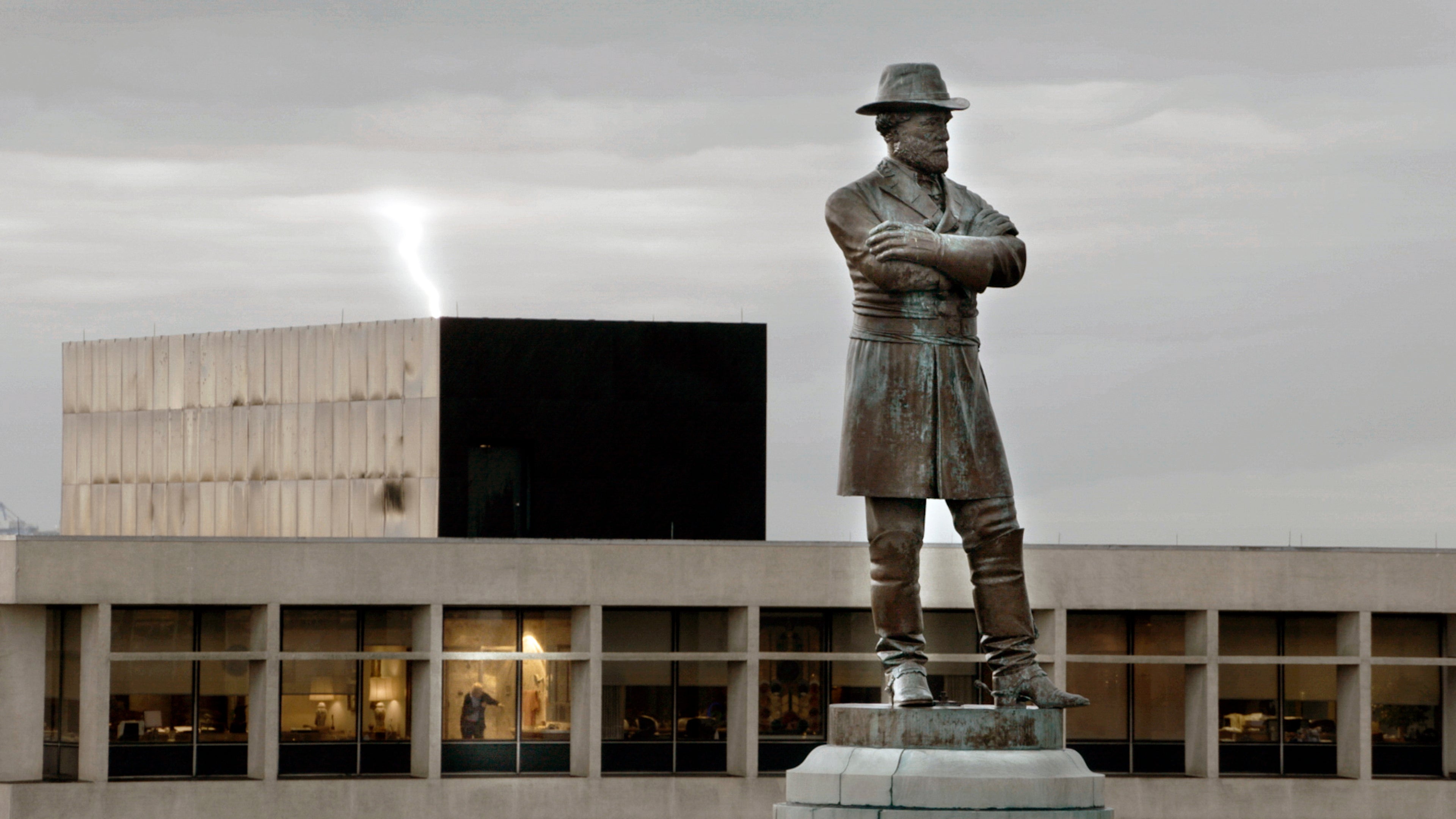 DOCUMENTAL-MONUMENTOS CONFEDERADOS