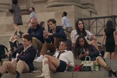 El productor de Gossip Girl dice que el reinicio de HBO no enfatizará la “pornografía de la riqueza”