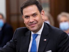 “Es por cobardes como tú”: critican al senador Marco Rubio por sus comentarios sobre “padres ausentes”