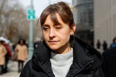 Allison Mack, actriz de Smallville, delató el líder del culto sexual de NXIVM, Keith Raniere