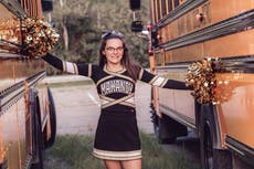 Corte Suprema falla a favor de la animadora que arremetió contra su escuela en Snapchat