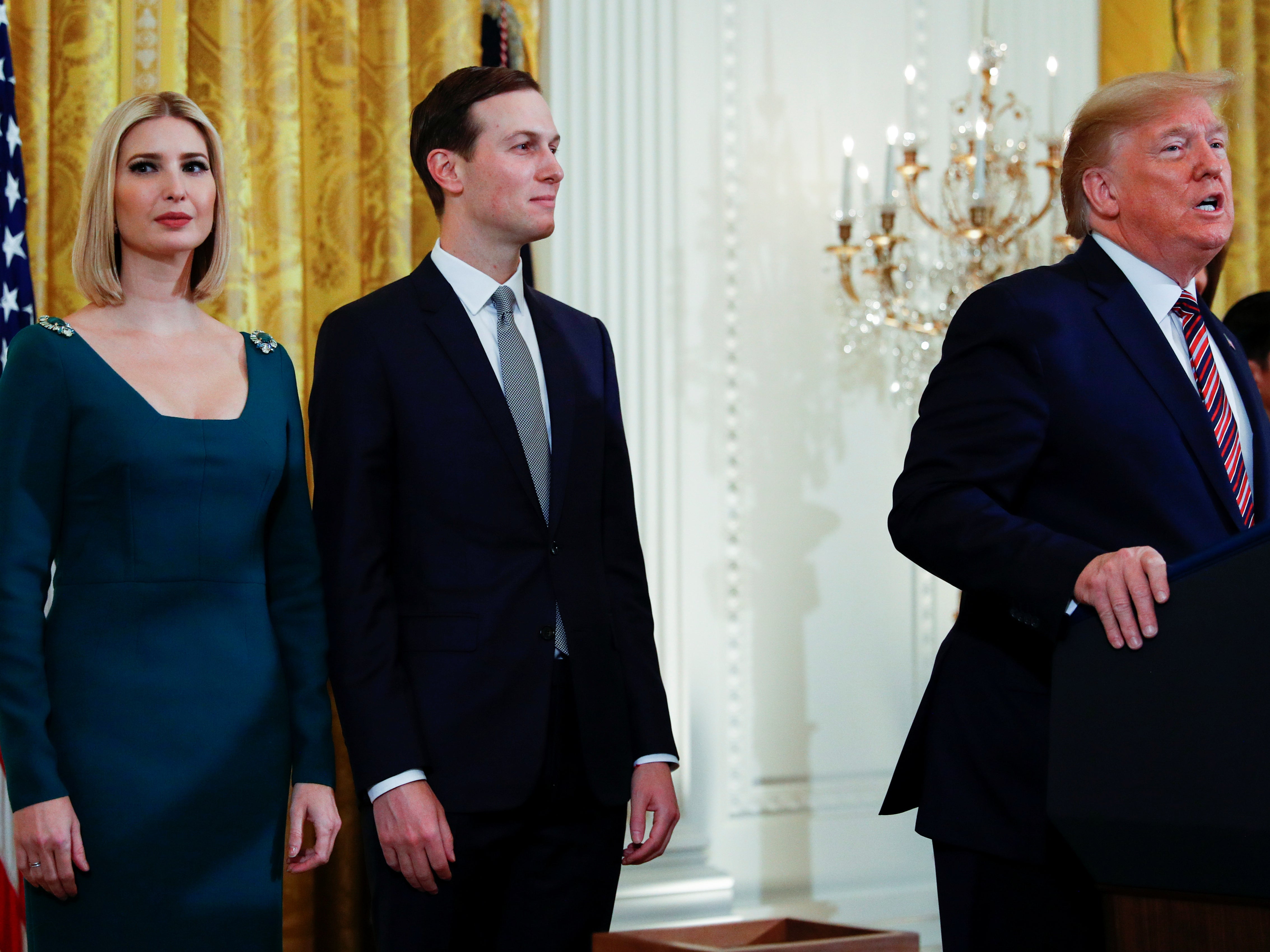 Ivanka y Jared intentan distanciarse de Trump debido a sus constantes quejas, según un informe