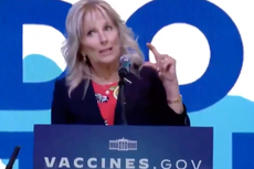 ¡Se están abucheando a sí mismos! Jill Biden abucheada por la multitud de Tennessee después de decirles que se vacunen