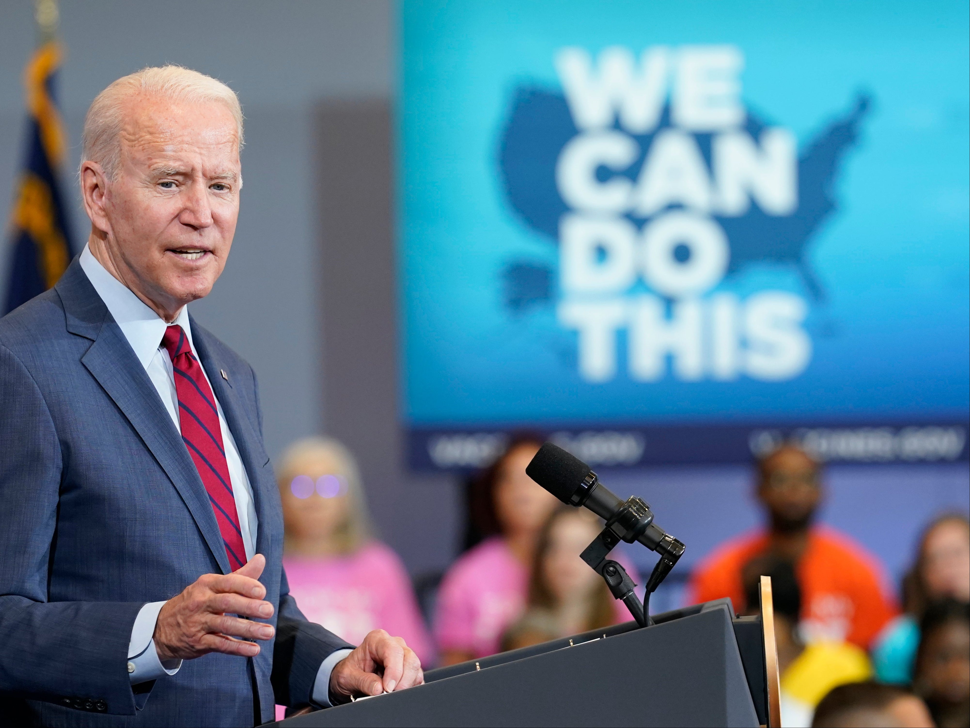 Biden criticado por sugerir que los latinos no se vacunan por miedo a la deportación