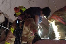 Alegría y dolor al rescatar a joven de derrumbe en Miami