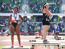 La Casa Blanca respalda a Gwen Berry, la atleta olímpica que dio la espalda a la bandera en señal de protesta