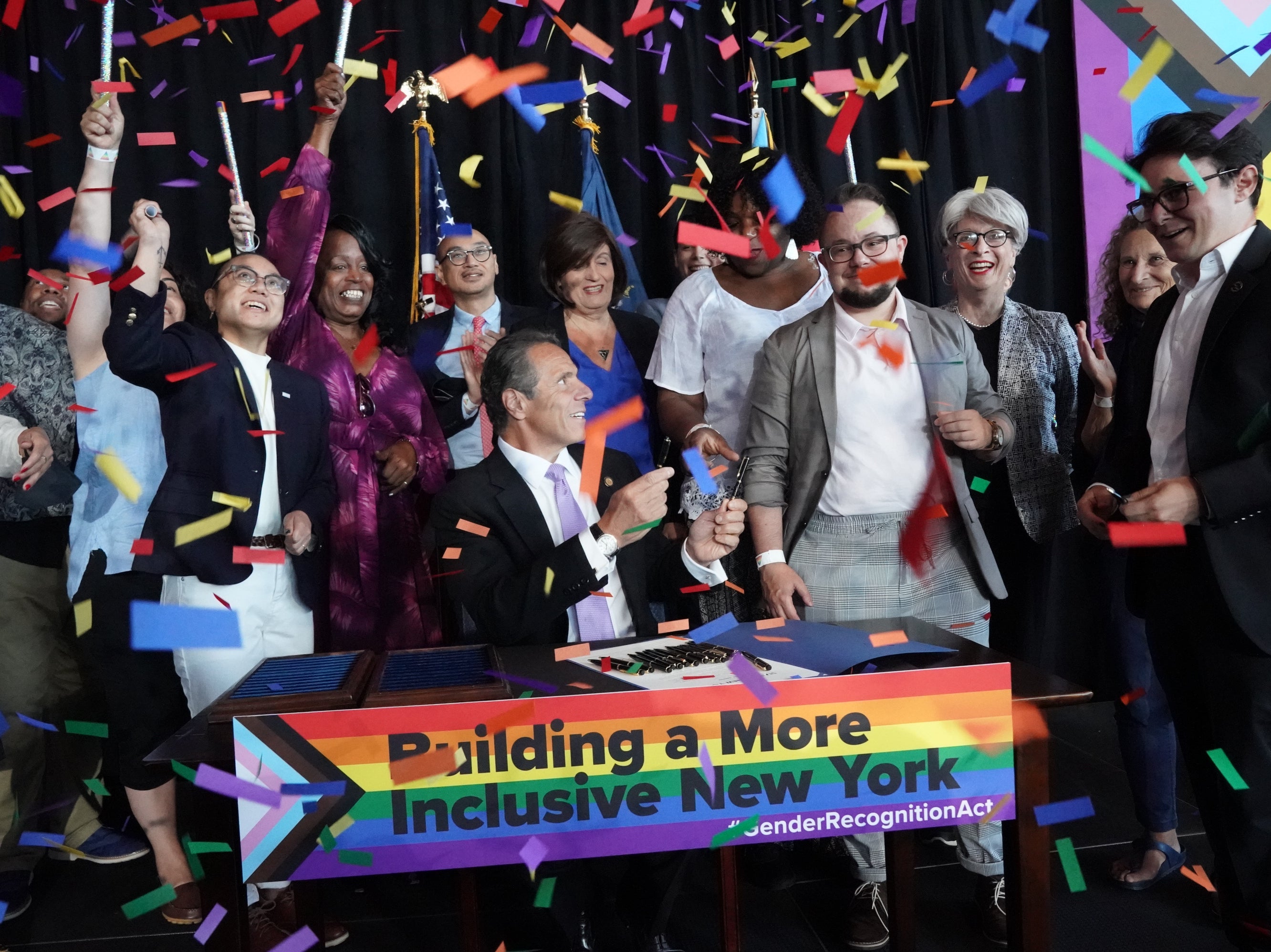 Nueva York permite opción del tercer género en certificados de nacimiento y licencias