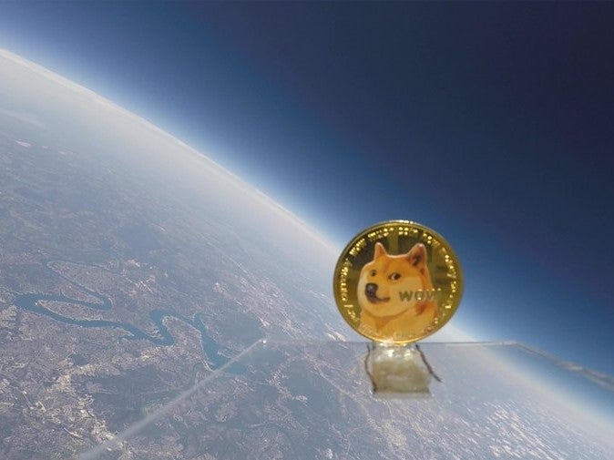 Dogecoin enviado “al espacio” para el cumpleaños de Elon Musk