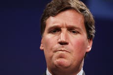 La maestra de primer grado de Tucker Carlson responde a ataques por sembrar su odio hacia los liberales