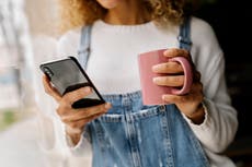 Facebook, TikTok, Google y Twitter se comprometen a abordar la “pandemia de abuso en línea contra las mujeres”