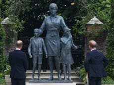 ¿Cuál es el significado del poema inscrito en la estatua de la princesa Diana?