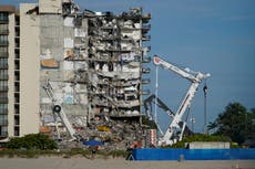 Colapso de condominio en Miami: bomberos hablaron con una mujer atrapada entre los escombros, pero no pudieron rescatarla