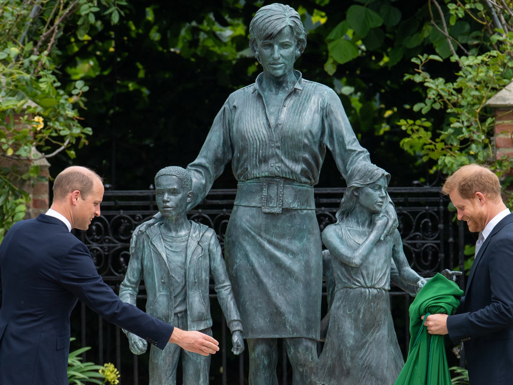 El príncipe Harry contradijo una petición de su hermano William en su nuevo documental