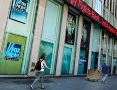 Fox News es multado por 1 millón por acoso sexual