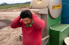 Ola de calor agrava penurias de peones rurales hispanos