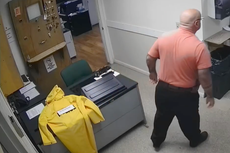 Jefe de policía de Ohio dimite después de ser sorprendido dejando una nota del Ku Klux Klan en el escritorio de un oficial afroamericano