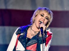 Miley Cyrus canta “Free Britney” durante la presentación en vivo de “Party in the USA”