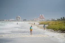 La tormenta Elsa llega a la costa de Florida