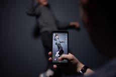 TikTok finalmente permite a las personas avanzar rápidamente a través del contenido, a medida que lanza videos más largos