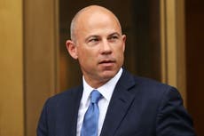 Michael Avenatti llora al ser condenado a 30 meses por el intento de extorsión a Nike
