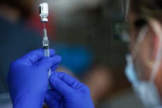 Vacunas COVID han salvado casi 300 mil vidas en Estados Unidos