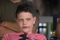 Le dicen a niño discapacitado que abandone parque temático en Chicago