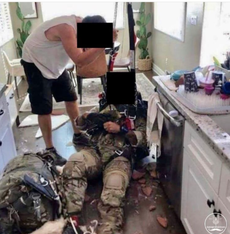 Paracaidista del ejército británico se estrella contra el techo de una casa en California