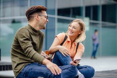 Mayoría de parejas comienzan como amigos, revela nuevo estudio