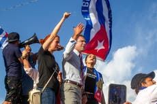 El alcalde de Miami pide a Biden que considere la posibilidad ataques aéreos contra Cuba