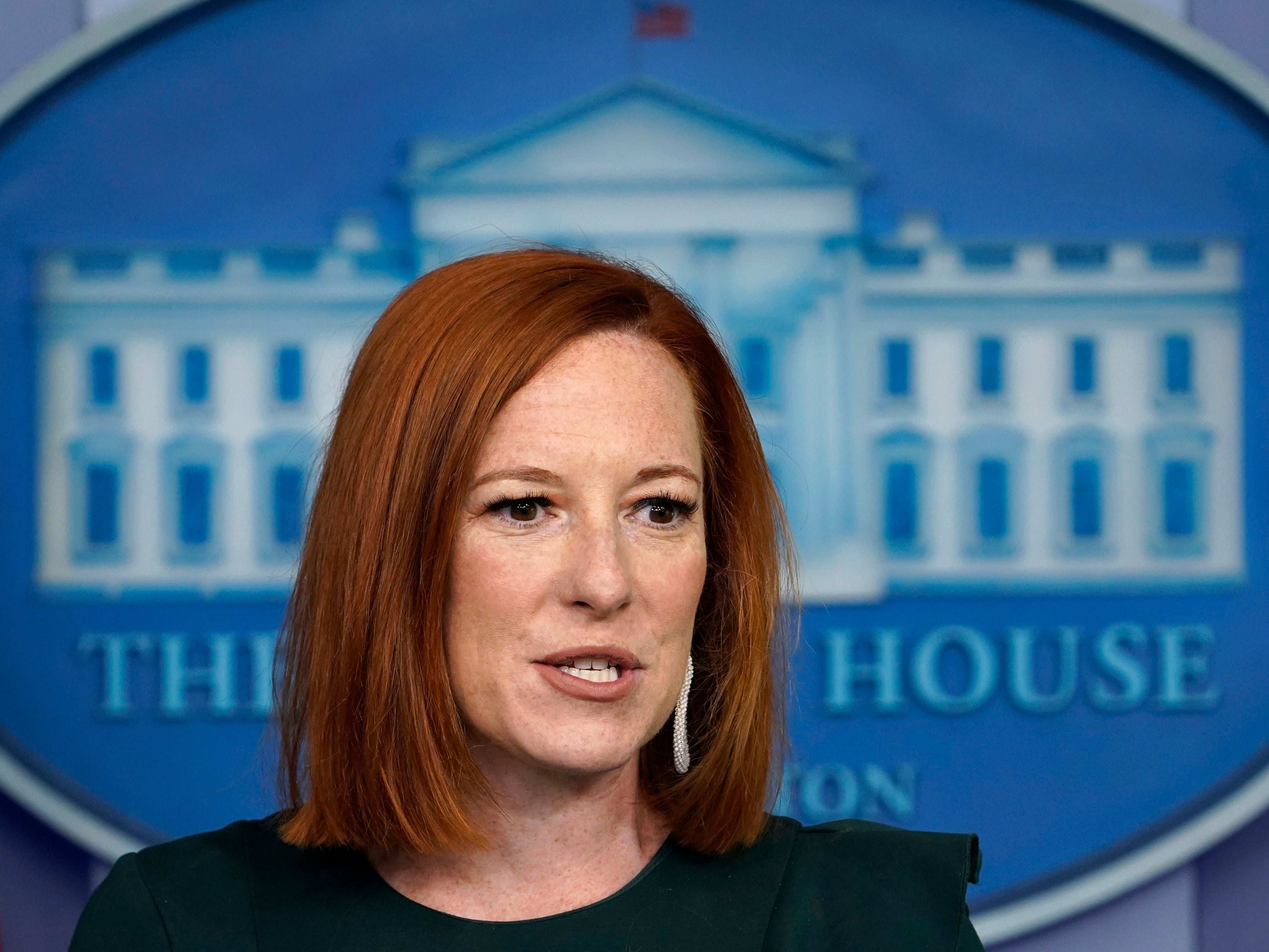 Psaki choca nuevamente con Doocy, reportero de Fox: ‘No creo que nada de esto sea gracioso’