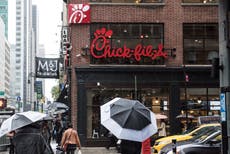 Lanzan campaña para excluir a Chick Fil-A de las paradas de descanso de Nueva York debido a su postura anti gay