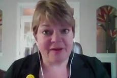 La jefa de vacunas Covid de Tennessee revela que recibió un bozal de perro por correo antes de ser despedida