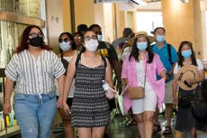 Los Ángeles impone nuevamente el uso de mascarillas