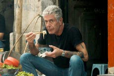 Documental de Anthony Bourdain causa controversia por uso de deepfake para recrear voz de la difunta estrella