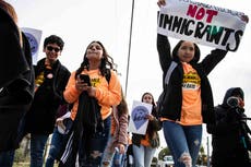 Continúa limbo legal para los “Dreamers”: Juez federal declara “ilegal” al DACA y bloquea nuevas solicitudes