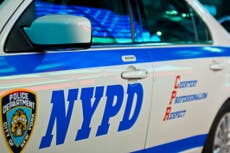 Oficial de policía  en Nueva York salva la vida a víctima con una bolsa de papas fritas y cinta adhesiva