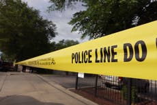 Cuatro niños entre las seis personas heridas en un tiroteo desde un vehículo fuera de una fiesta en una casa en Chicago