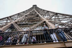 Francia pide pase COVID para Torre Eiffel y otros monumentos
