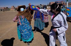 Taekwondo empodera a indígenas bolivianas contra violencia